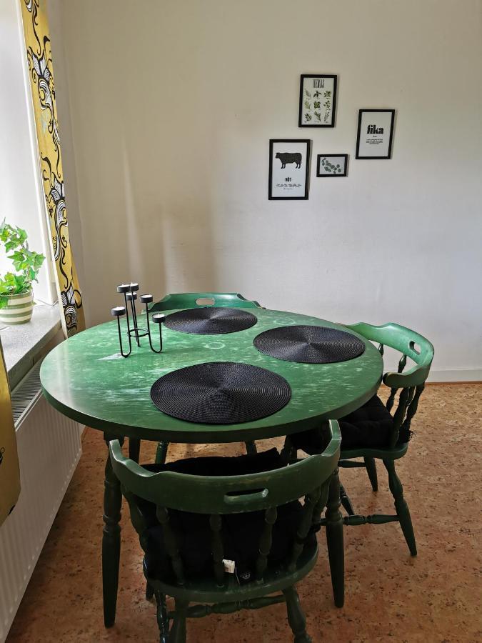 Gamla Skolan Rum & Oevernattning I Spjutstorp Apartamento Exterior foto